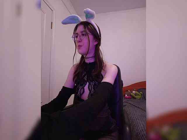 Sweet-Astarte webcam