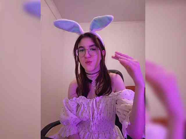 Sweet-Astarte webcam