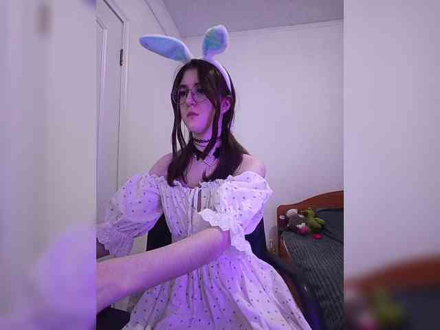 Sweet-Astarte webcam