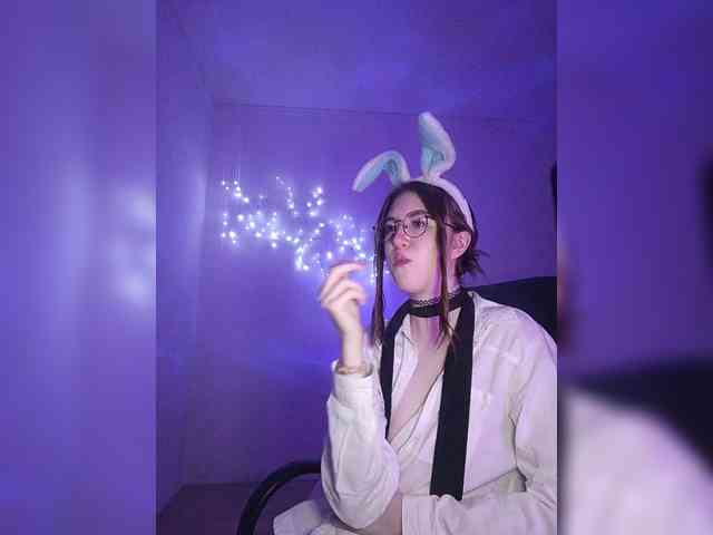 Sweet-Astarte webcam