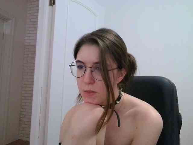 Sweet-Astarte webcam