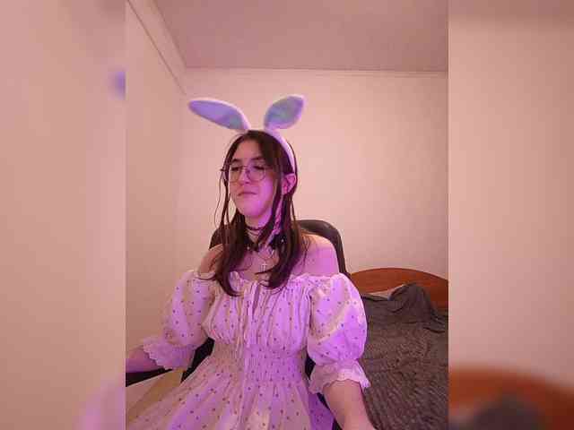 Sweet-Astarte webcam