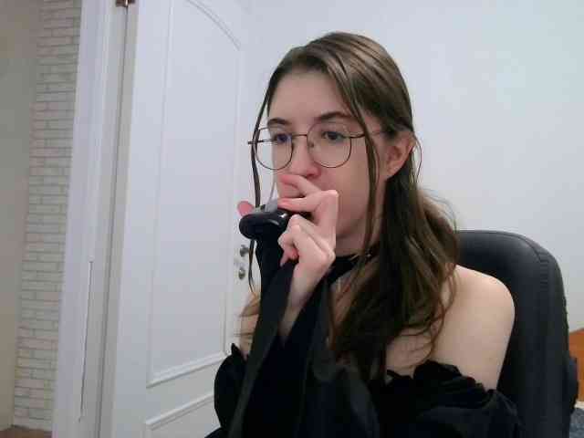 Sweet-Astarte webcam