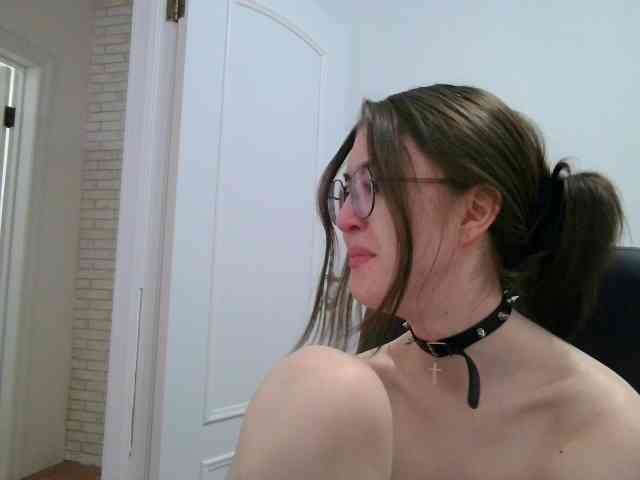 Sweet-Astarte webcam