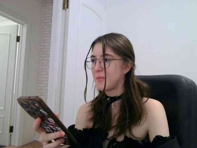 Sweet-Astarte webcam