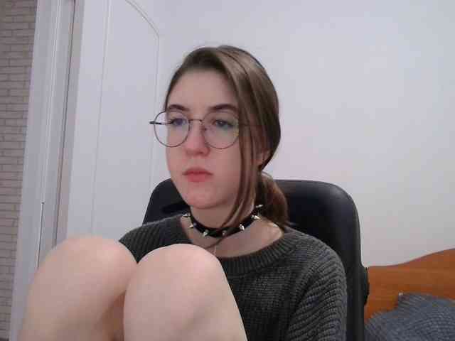 Sweet-Astarte webcam