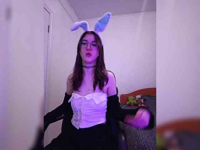 Sweet-Astarte webcam