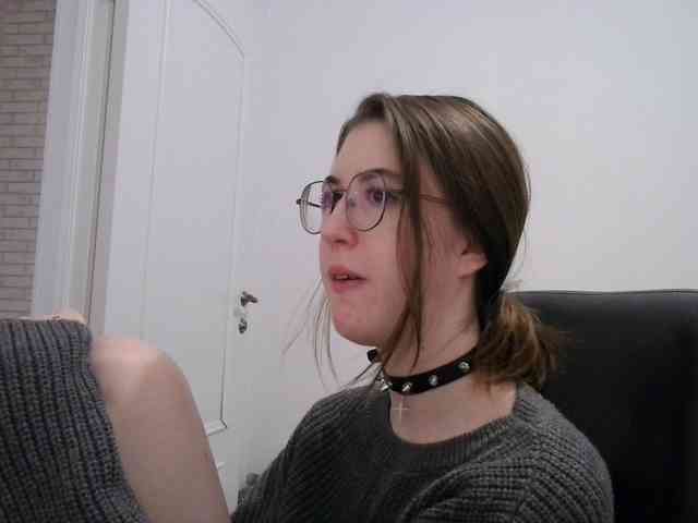 Sweet-Astarte webcam