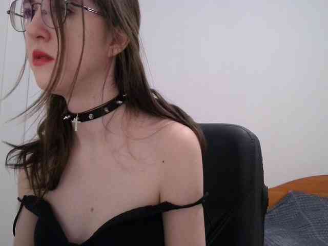 Sweet-Astarte webcam