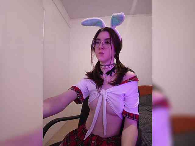 Sweet-Astarte webcam