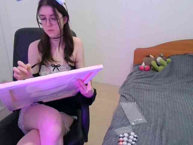 Sweet-Astarte webcam