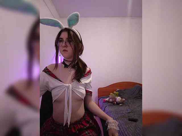 Sweet-Astarte webcam