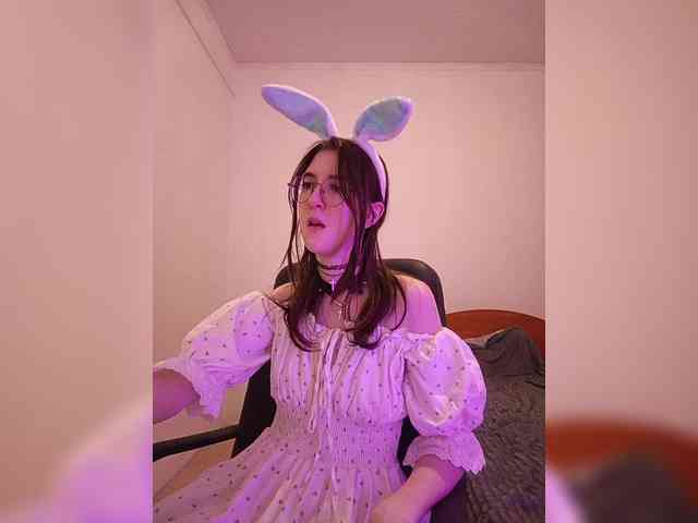 Sweet-Astarte webcam