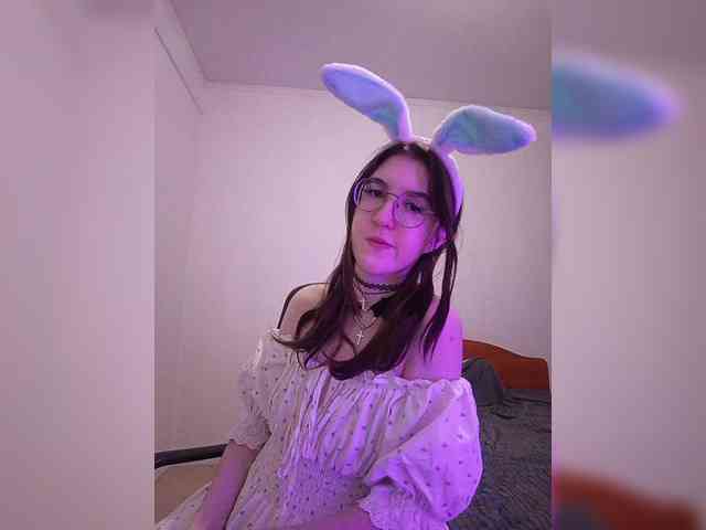 Sweet-Astarte webcam