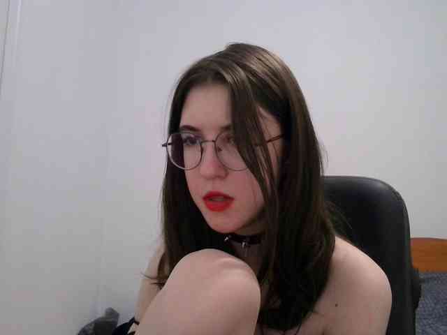 Sweet-Astarte webcam