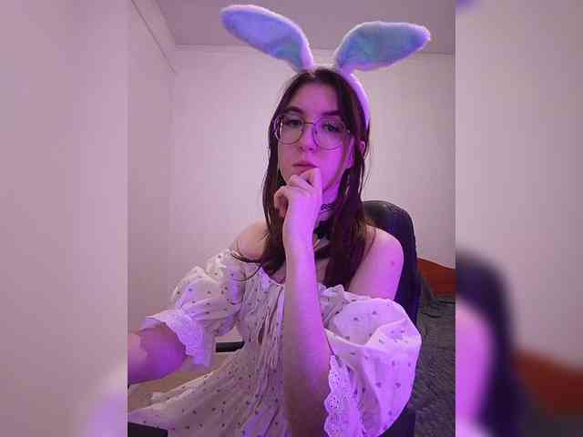 Sweet-Astarte webcam