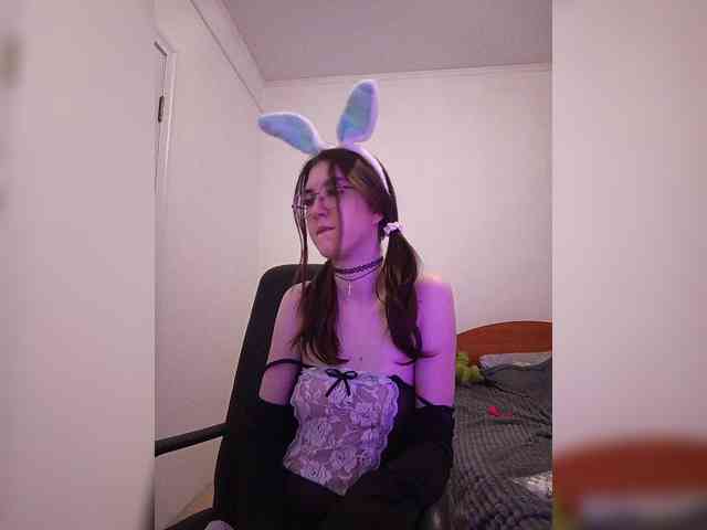 Sweet-Astarte webcam