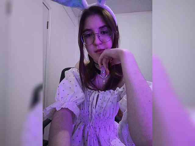 Sweet-Astarte webcam