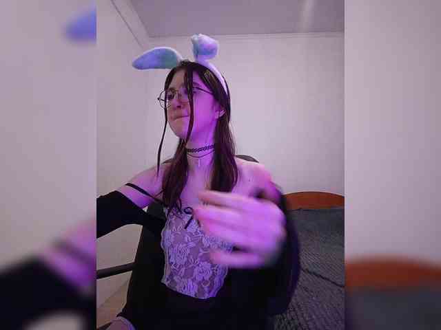 Sweet-Astarte webcam