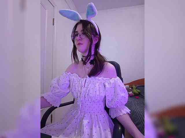 Sweet-Astarte webcam