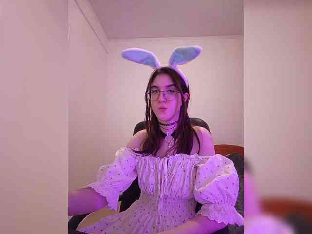 Sweet-Astarte webcam