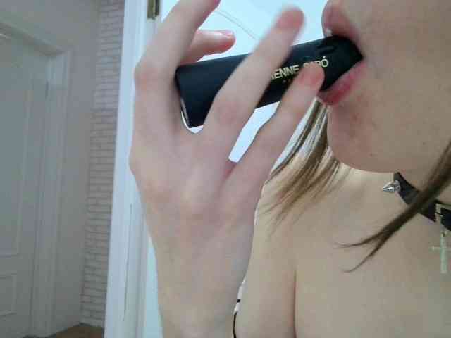 Sweet-Astarte webcam