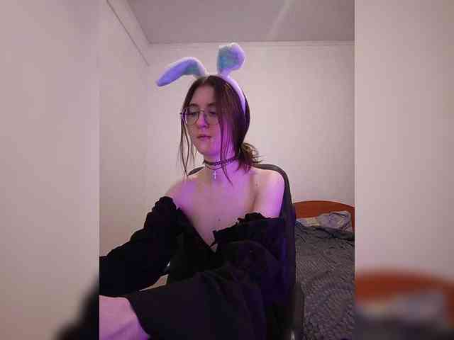 Sweet-Astarte webcam