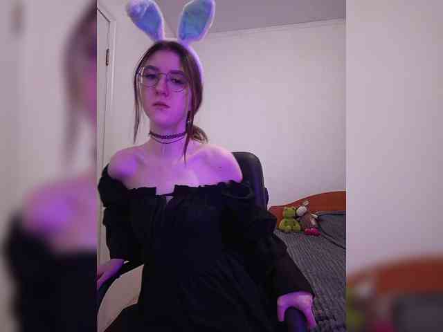 Sweet-Astarte webcam