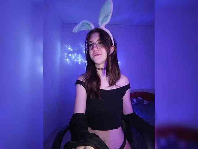 Sweet-Astarte webcam