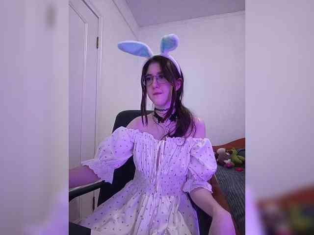 Sweet-Astarte webcam