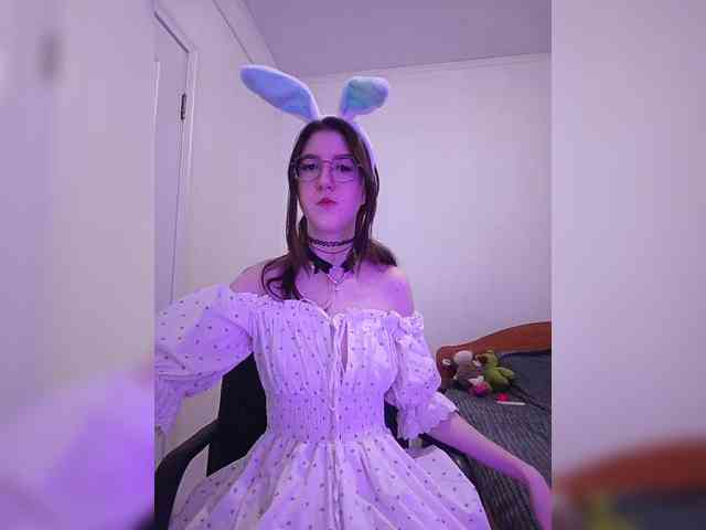 Sweet-Astarte webcam