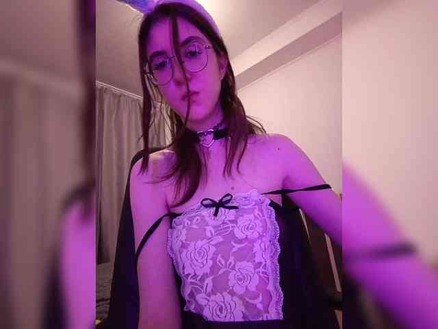 Sweet-Astarte webcam