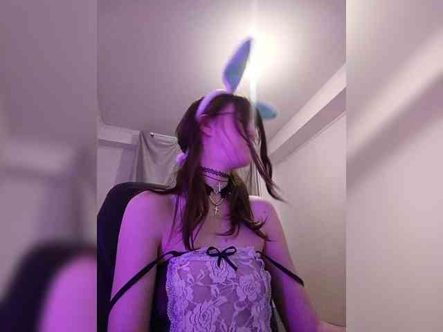 Sweet-Astarte webcam