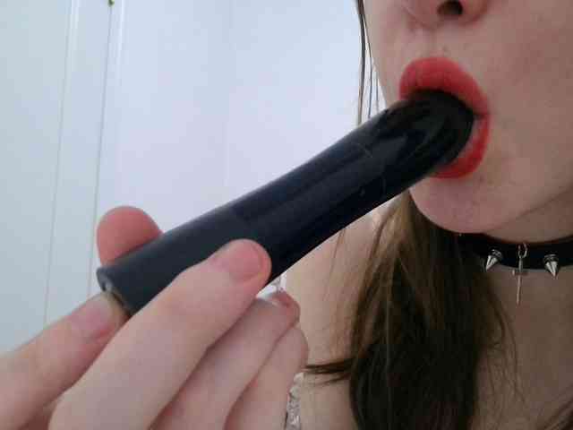 Sweet-Astarte webcam