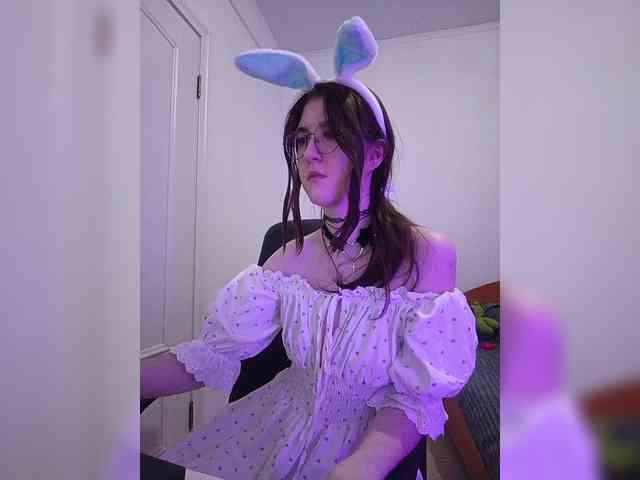 Sweet-Astarte webcam