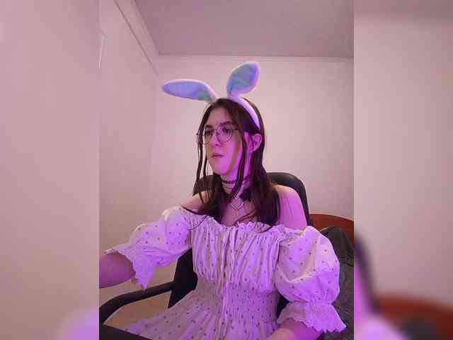 Sweet-Astarte webcam