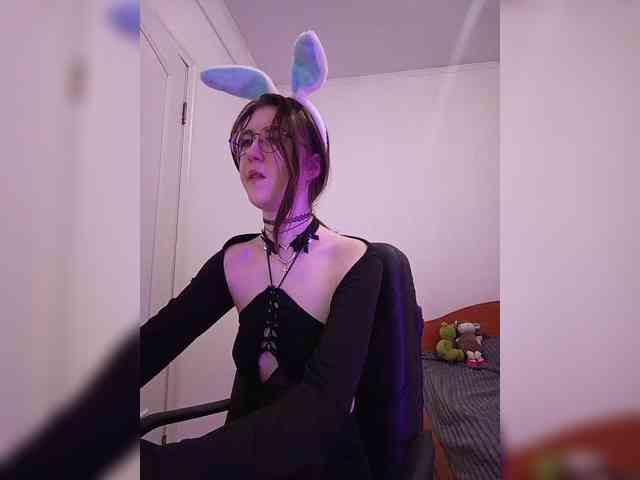 Sweet-Astarte webcam