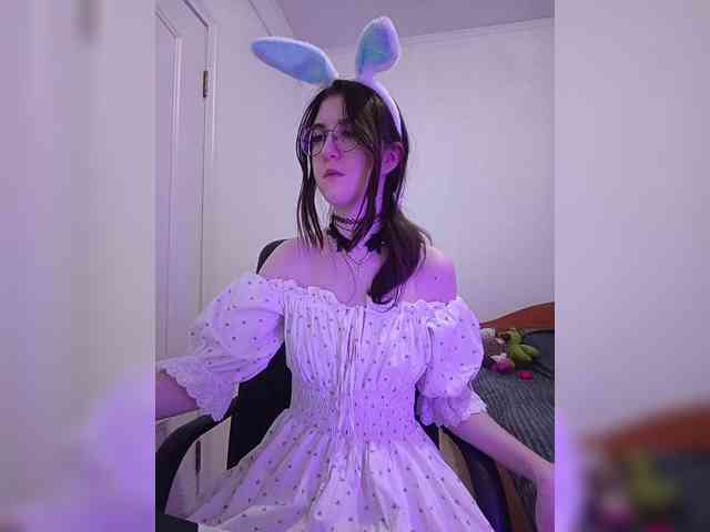 Sweet-Astarte webcam