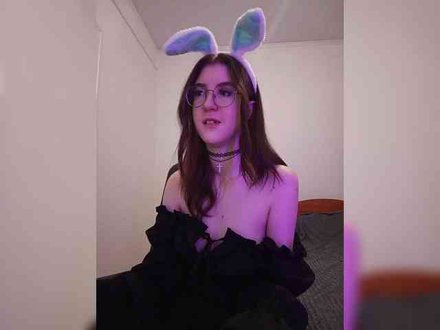 Sweet-Astarte webcam