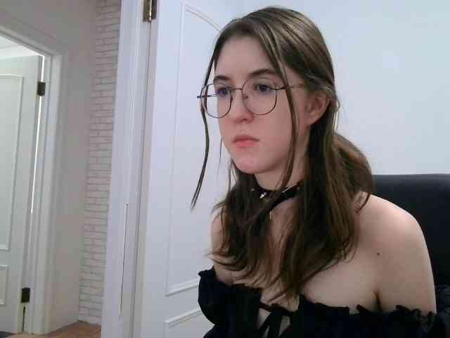 Sweet-Astarte webcam