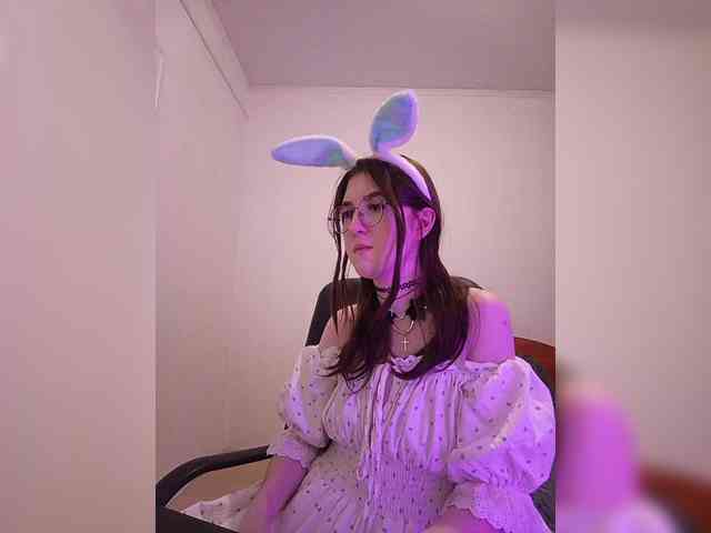 Sweet-Astarte webcam