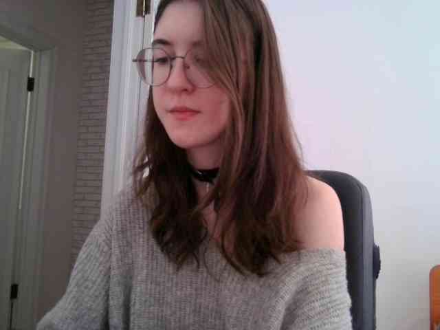 Sweet-Astarte webcam