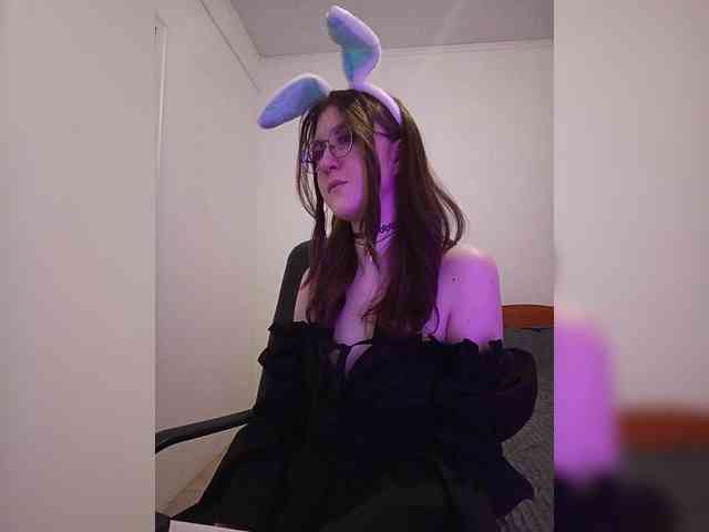 Sweet-Astarte webcam