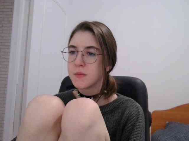 Sweet-Astarte webcam