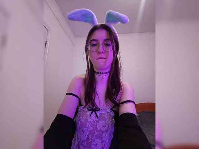 Sweet-Astarte webcam