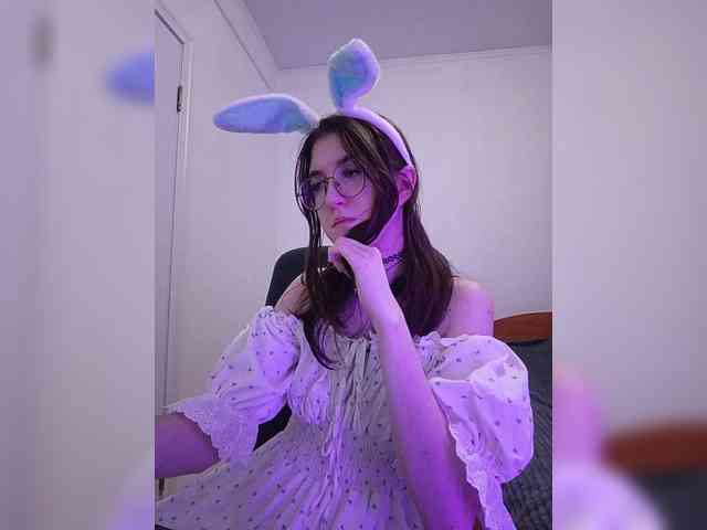 Sweet-Astarte webcam