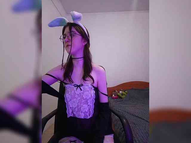 Sweet-Astarte webcam