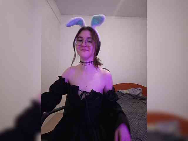 Sweet-Astarte webcam