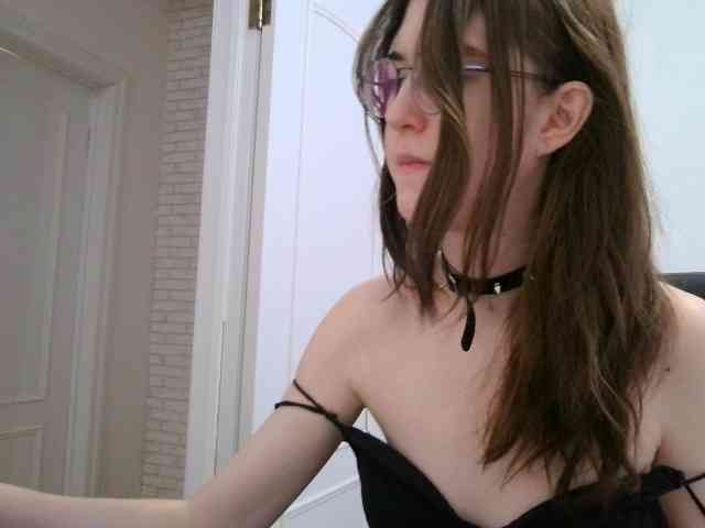 Sweet-Astarte webcam