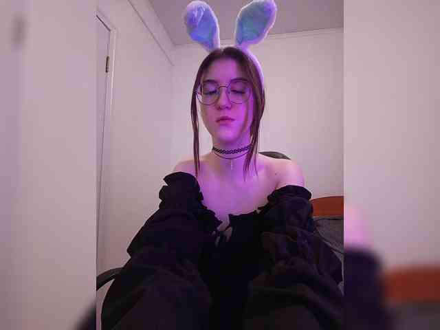 Sweet-Astarte webcam